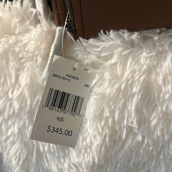 Brandnew MK Belt Bag - Picture 4 of 4